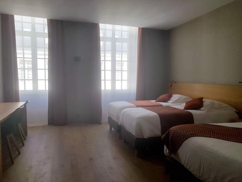 ホテル Le Castel D'Alti Bagnères-de-Luchon エクステリア 写真
